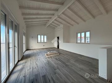 4 LOCALI A CASTELLALTO