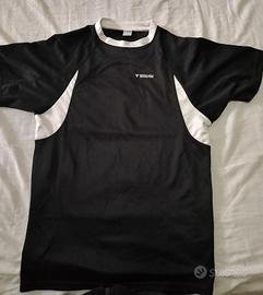 t-shirt sportiva nera