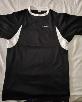 t-shirt sportiva nera