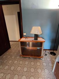 mobiletto con ante in vetro 