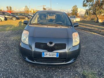 Toyota Yaris 1.0 5 porte Sol