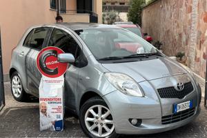 Toyota Yaris 1.4D Navi 5 porte