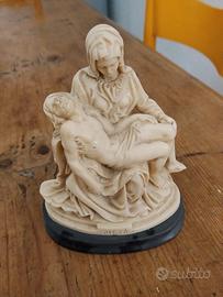 Scultura  A.Santini  la pietà 
