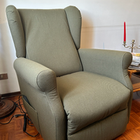 n.2 Poltrone spazio relax  lift con motori.