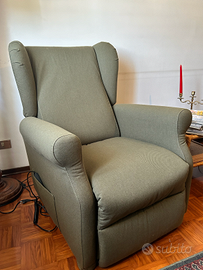n.2 Poltrone spazio relax  lift con motori.