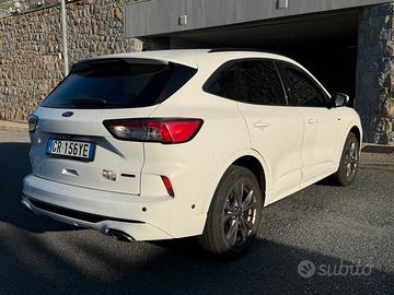 Ford kuga St line X  - plug in