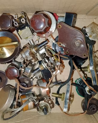 Manopole-potenziometri-interruttori-vintage