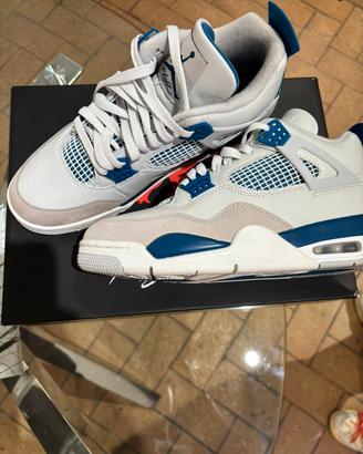 Air Jordan 4 Retro