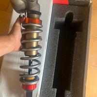 Ammortizzatore posteriore technical touch