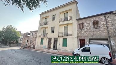 BUSACHI - Casa Semindipendente in centro