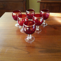 Calicii rossi decorati in oro vintage