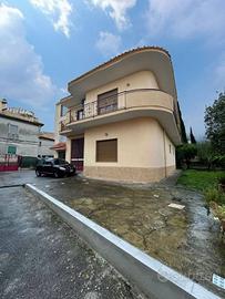 Appartamento di 240 m² con 3 locali a Somma Vesuvi