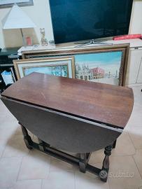 Tavolo a bandelle/ribalta (gateleg table)