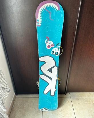 Tavola snowboard K2 153 cm con attacchi Forum M