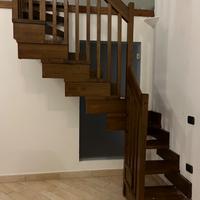 Scala in legno RINTAL – componibile con ringhiera