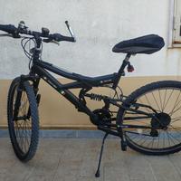 bicicletta Mountain bike 