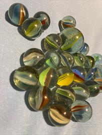 Biglie di vetro colorate