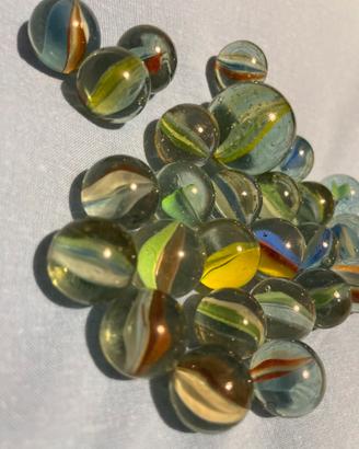 Biglie di vetro colorate