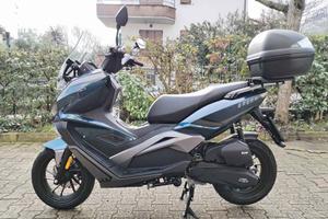 KL Brera 125 NUOVO + 2 caschi NUOVI solo 150 km