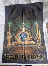 Memorabilia rock vintage: Iron Maiden e altri