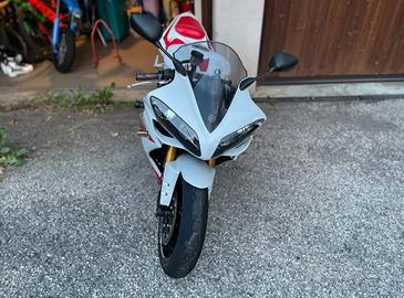 Yamaha YZF-R1