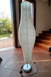 Lampada da terra Ikea in carta con 2 lampadine
