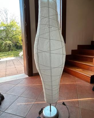 Lampada da terra Ikea in carta con 2 lampadine