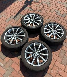 Cerchi in lega 16” pneumatici estivi 215/45 R16