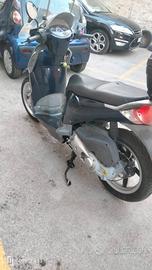 scarabeo 200 