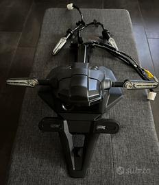 Porta targa e frecce Yamaha Tracer 9GT