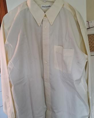 Camicia classica mai usata