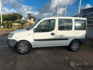Fiat doblo 5 posti
