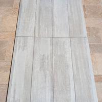 Monocottura grigio effetto legno