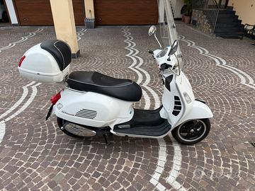 Vespa 300 GTS ie