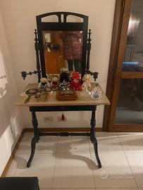 Ballelina in stile liberty con specchio e dipinto