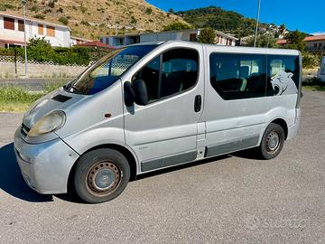 OPEL VIVARO 8 POSTI 2.5 DTI