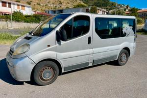 OPEL VIVARO 8 POSTI 2.5 DTI