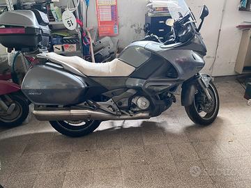 Honda DEAUVILLE 700 con ABS
