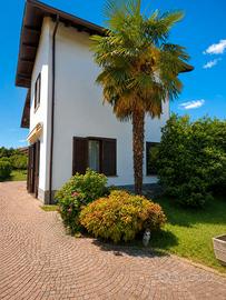 VILLA SINGOLA 5loc CON AMPIO GIARDINO