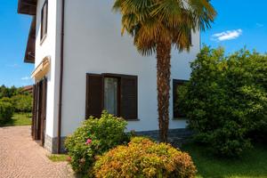 VILLA SINGOLA 5loc CON AMPIO GIARDINO