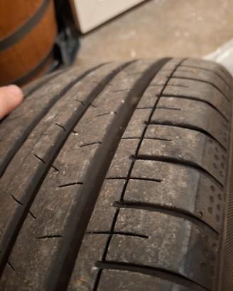 Gomme 225/50/R17 Yokohama