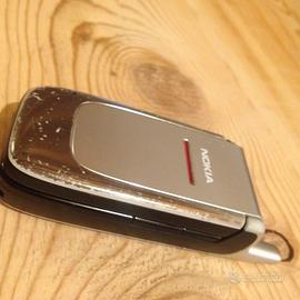 Telefono nokia con sportellino