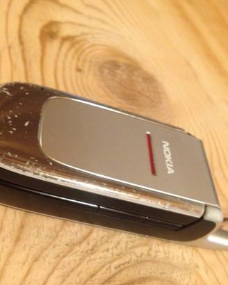 Telefono nokia con sportellino
