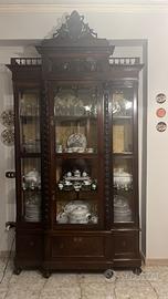 Vetrina anno 800 antiquariato