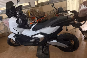 X-Adv 750