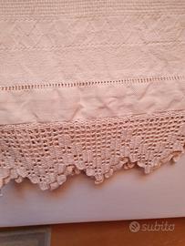 Asciugamani viso in puro lino ricamati a mano