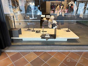 Base in pregiato Marmo