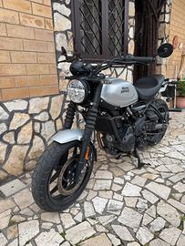 Royal enfield guerrilla 900km