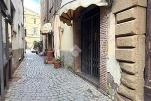 BOX A SUTRI