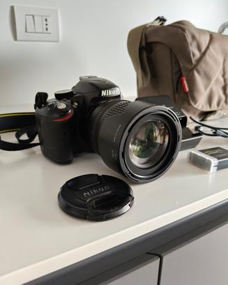Nikon D3200 + obiettivo NIKON 18-105 + CUSTODIA